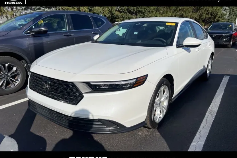 2023 Honda Accord LX photo 1