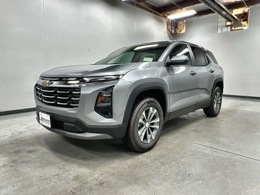 2026 Chevrolet Equinox LT photo 1