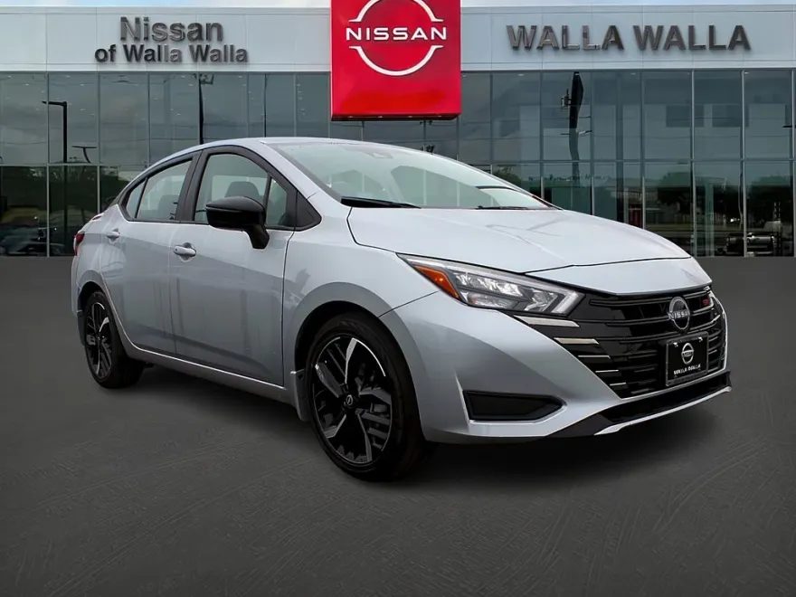 2025 Nissan Versa SR photo 1
