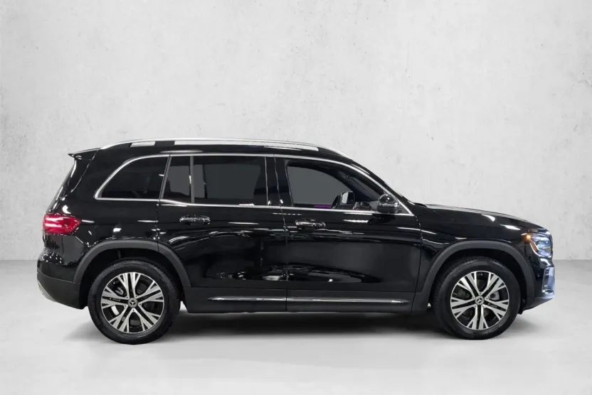 2025 Mercedes Benz GLB 250 photo 1
