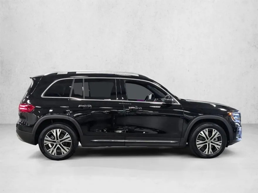 2025 Mercedes Benz GLB 250 photo 1