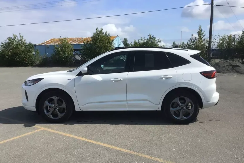 2023 Ford Escape ST-Line Select photo 1