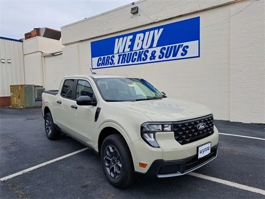 2025 Ford Maverick XLT photo 1