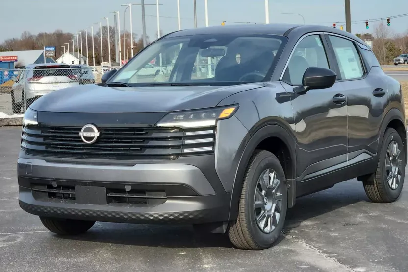 2025 Nissan Kicks S photo 1
