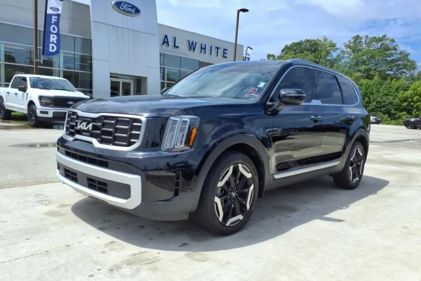 2024 Kia Telluride S photo 1