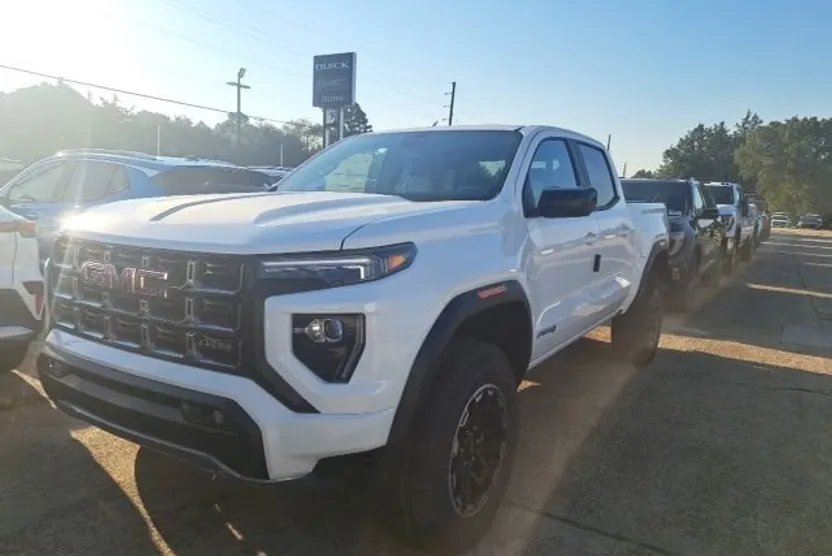 2026 Gmc Canyon AT4 photo 1