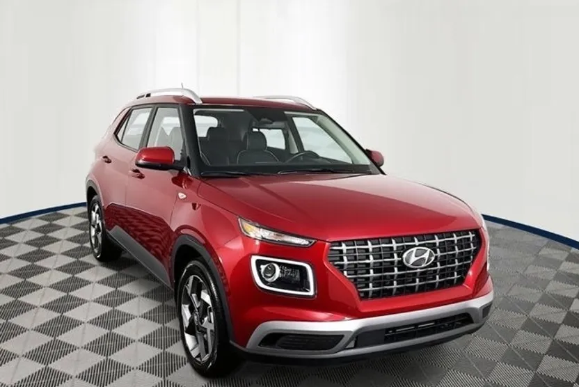 2024 Hyundai Venue Limited photo 1