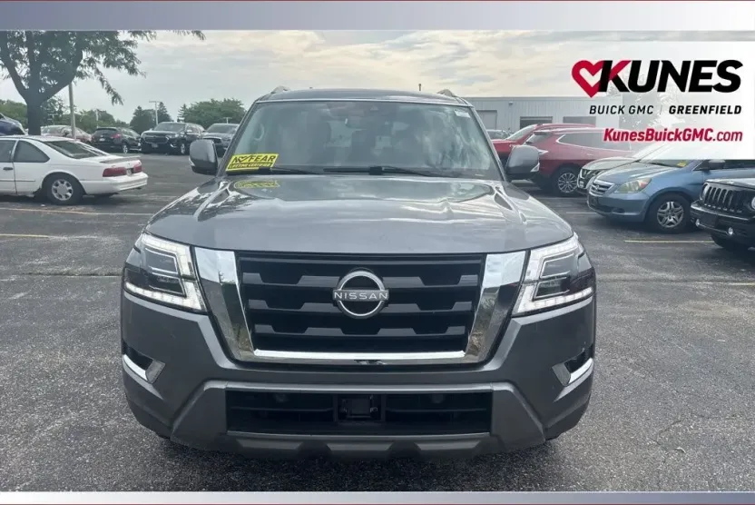 2023 Nissan Armada SV photo 1