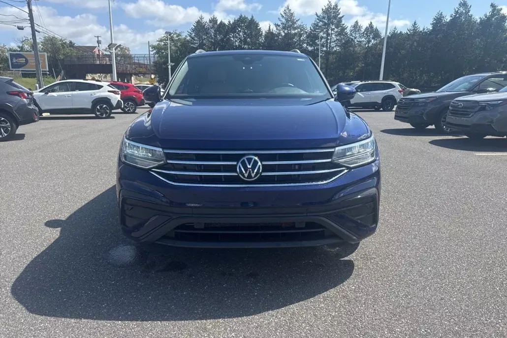 2022 Volkswagen Tiguan SE photo 1