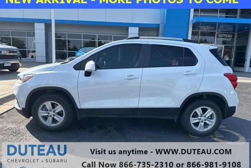 2022 Chevrolet Trax LT photo 1