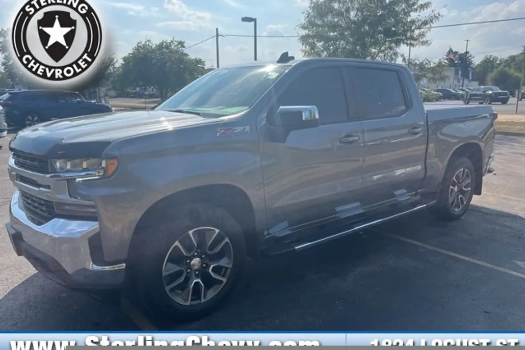 2021 Chevrolet Silverado 1500 LT photo 1