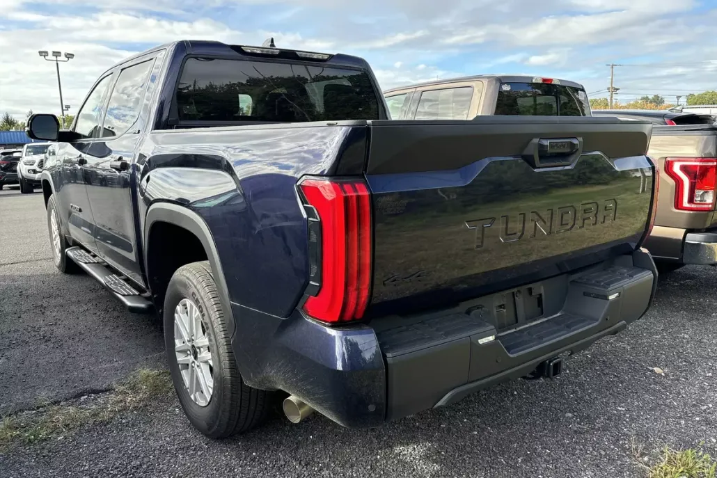 2023 Toyota Tundra SR5 CrewMax photo 1