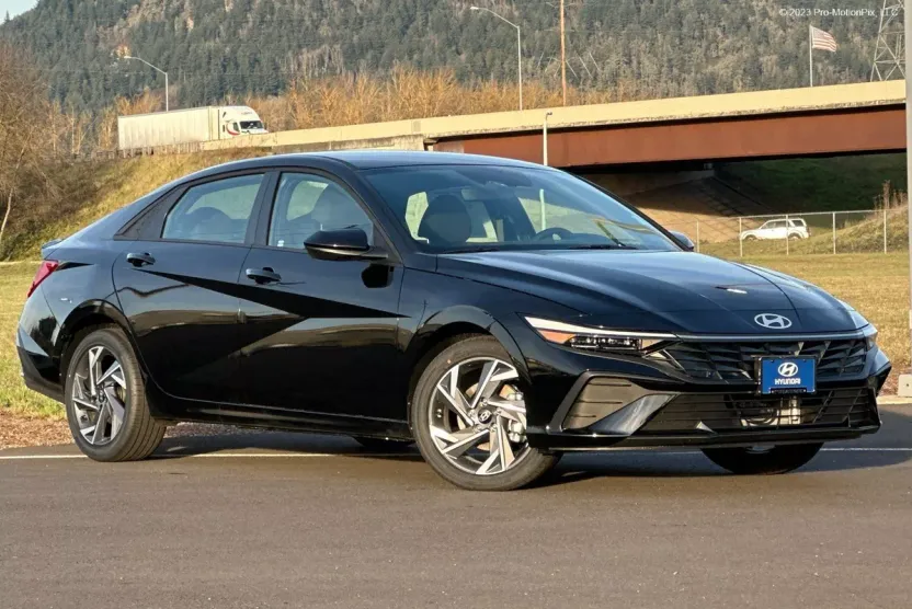 2025 Hyundai Elantra Hybrid SEL Sport photo 1