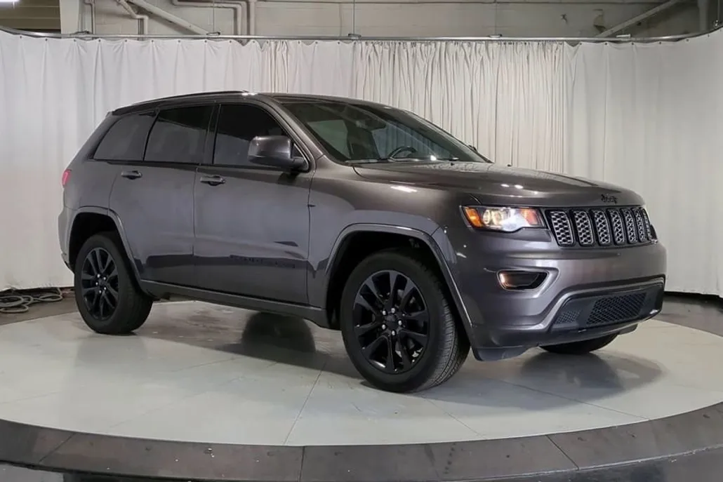2019 Jeep Grand Cherokee Altitude photo 1