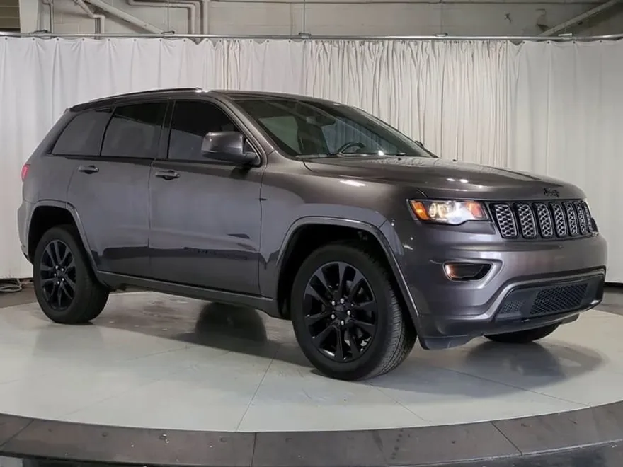 2019 Jeep Grand Cherokee Altitude photo 1