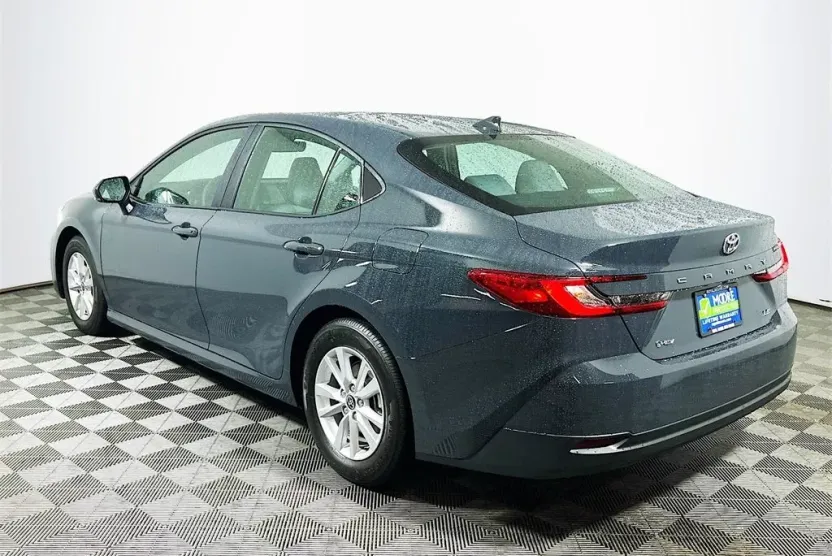2025 Toyota Camry LE photo 1