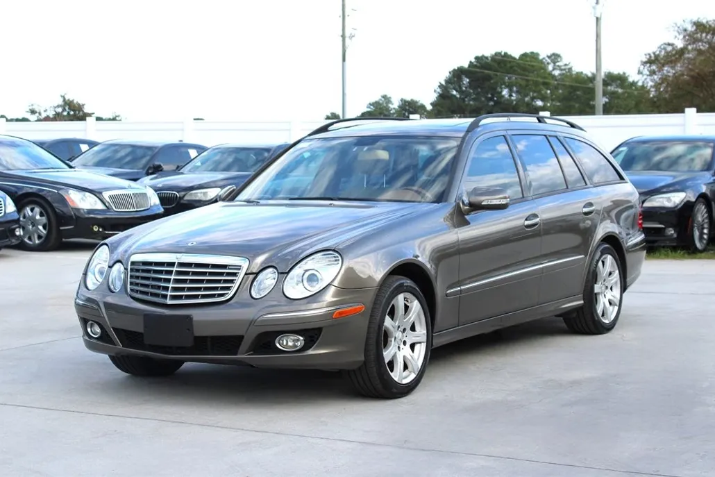 2008 Mercedes Benz E 350 4MATIC Wagon photo 1