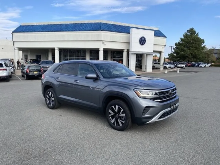 2023 Volkswagen Atlas Cross Sport SE photo 1