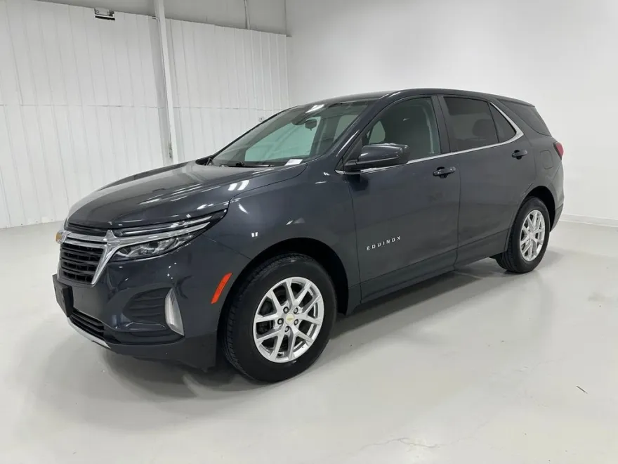 2022 Chevrolet Equinox LT photo 1
