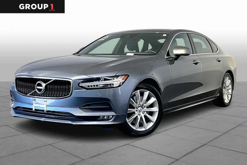 2019 Volvo S90 Momentum photo 1