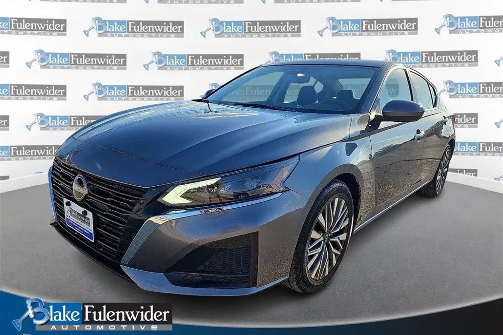 2023 Nissan Altima 2.5 SV photo 1