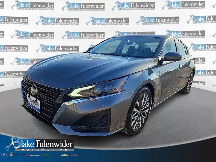 2023 Nissan Altima 2.5 SV photo 1