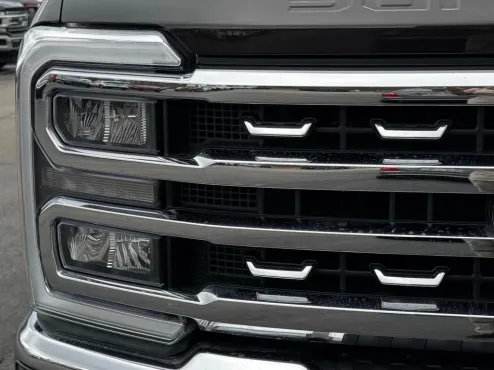 2025 Ford F-350 photo 4
