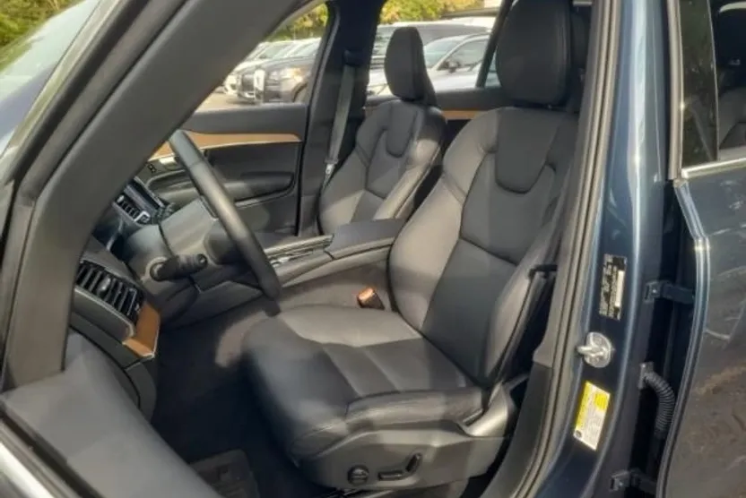 2024 Volvo XC90 Plus photo 1