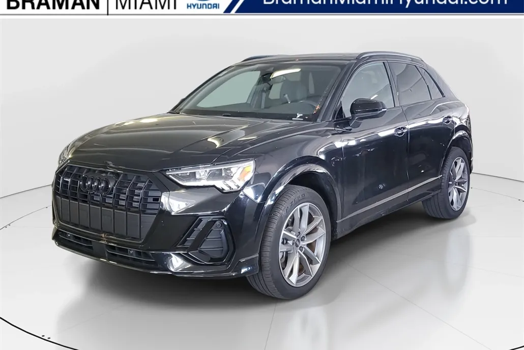 2024 Audi Q3 S line Premium photo 1