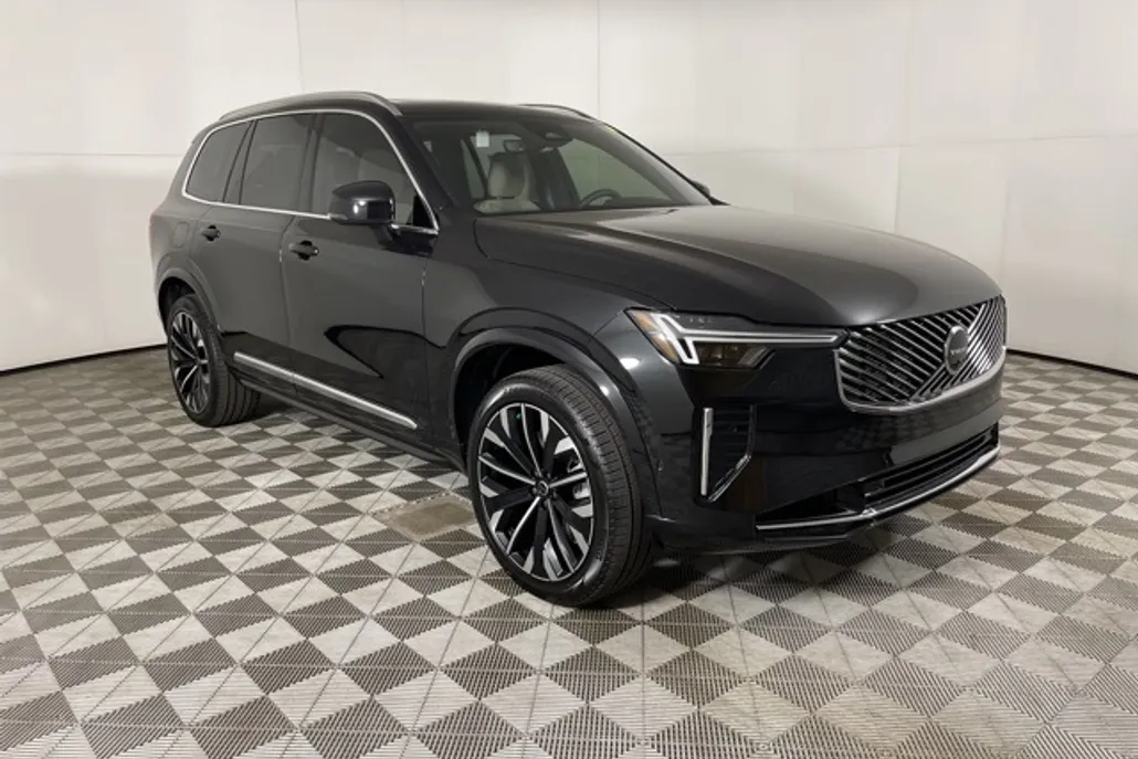 2025 Volvo XC90 T8 AWD Plus photo 1