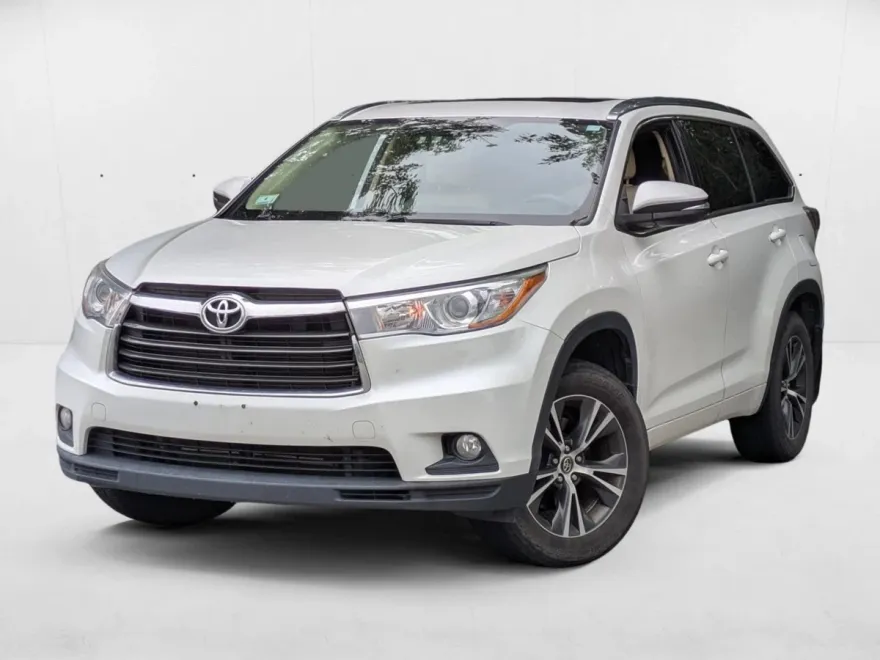 2016 Toyota Highlander XLE photo 1