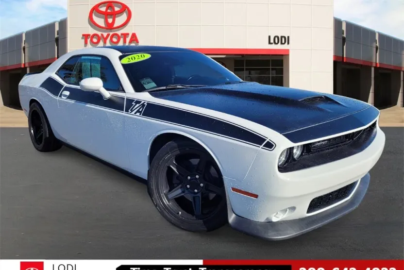 2020 Dodge Challenger R/T photo 1