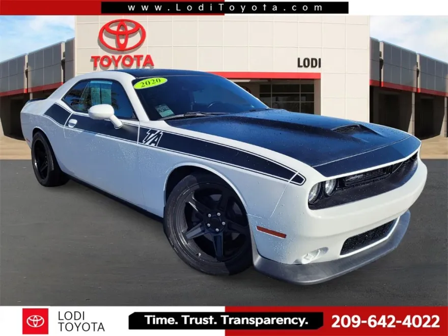 2020 Dodge Challenger R/T photo 1