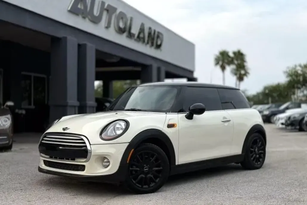 2017 Mini Cooper Base photo 1