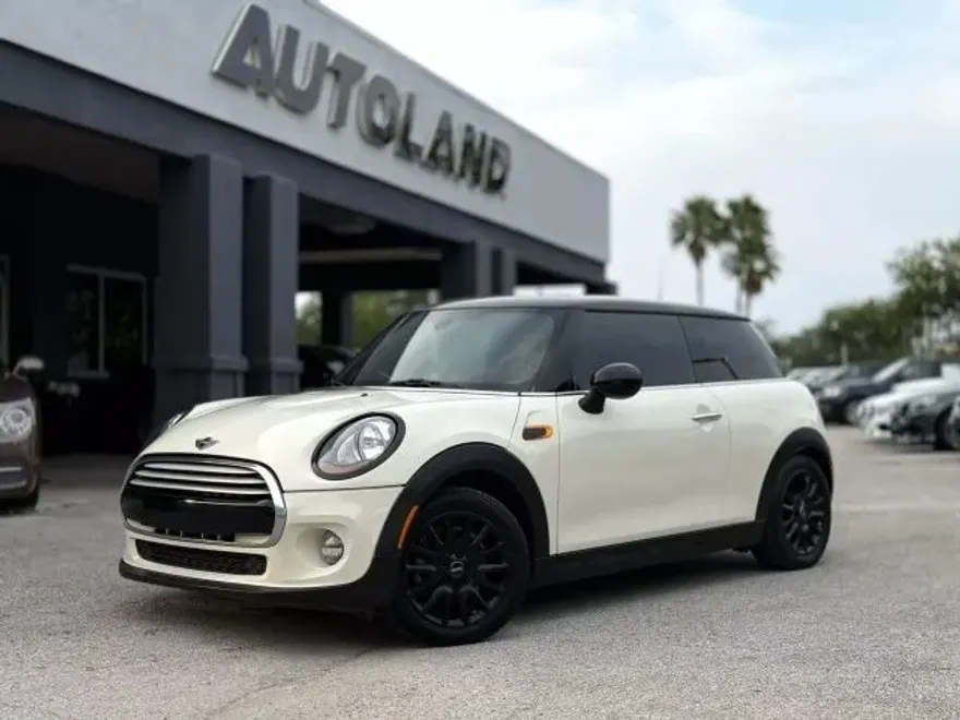 2017 Mini Cooper Base photo 1