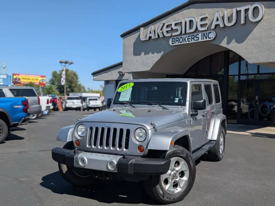2013 Jeep Wrangler Unlimited Sahara photo 1