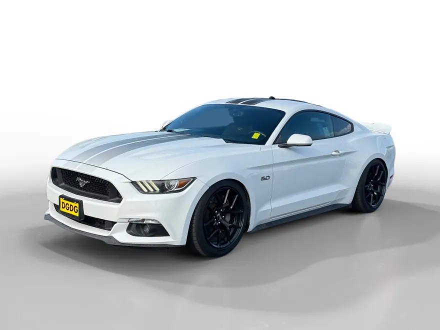 2016 Ford Mustang GT photo 1