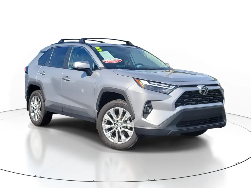 2025 Toyota RAV4 XLE Premium photo 1