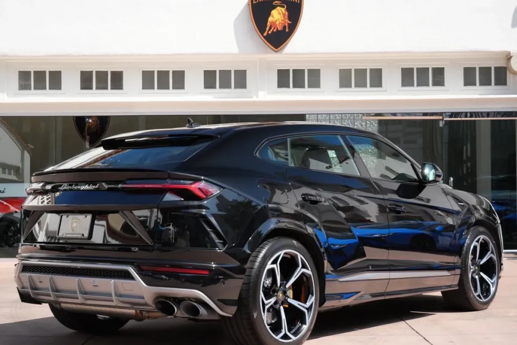 2020 Lamborghini Urus photo 1