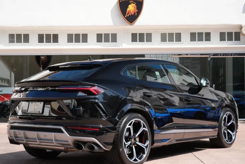 2020 Lamborghini Urus photo 1