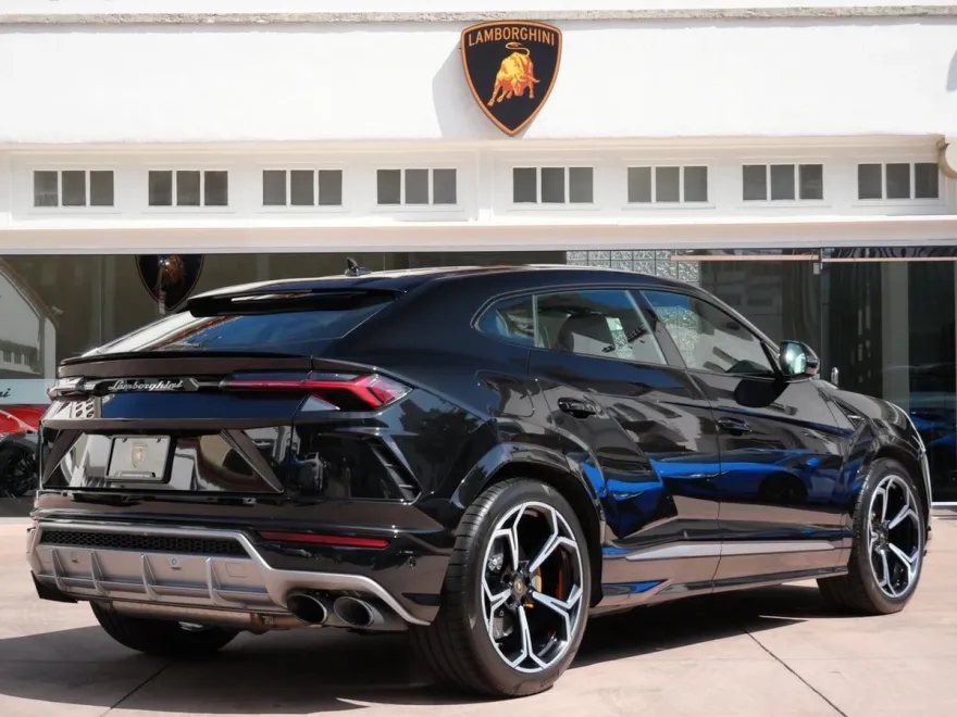 2020 Lamborghini Urus photo 1