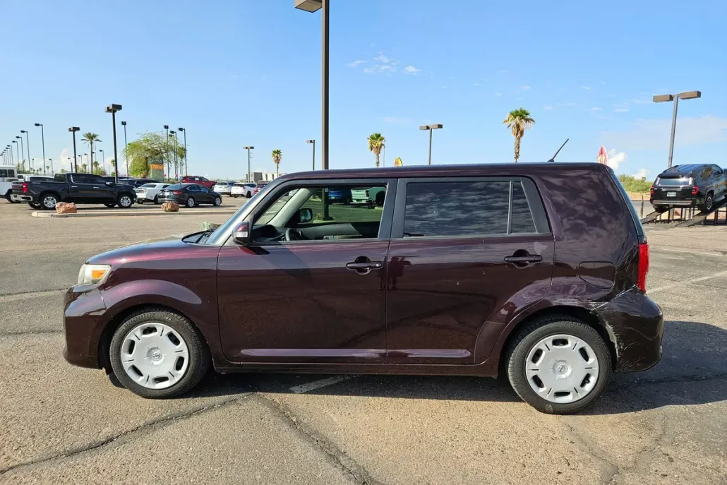 2013 Scion xB photo 1