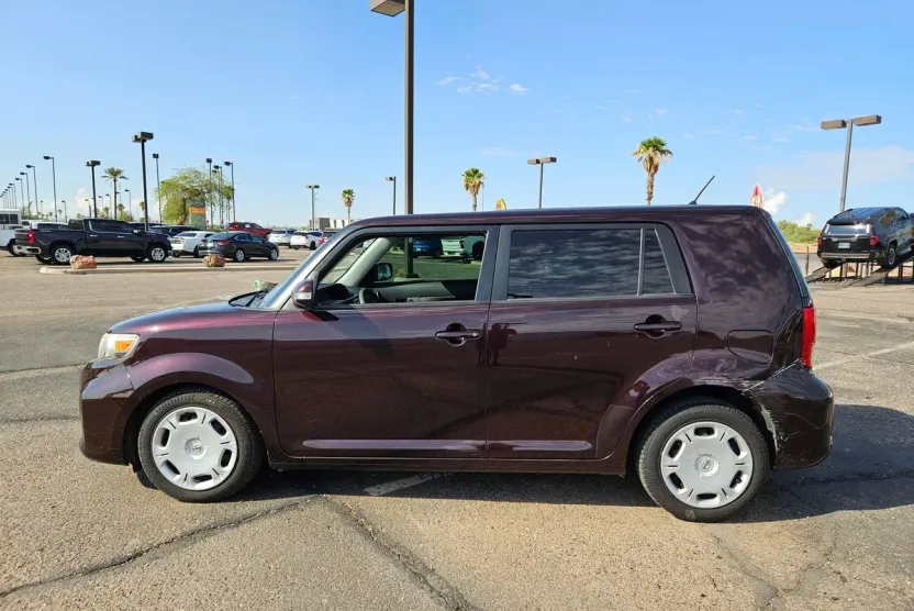 2013 Scion xB photo 1
