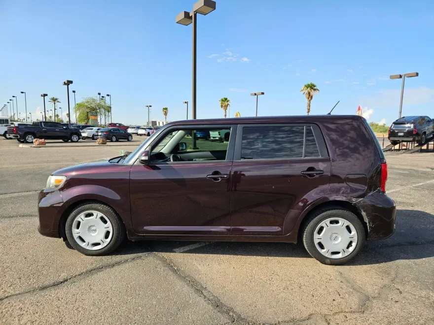 2013 Scion xB photo 1