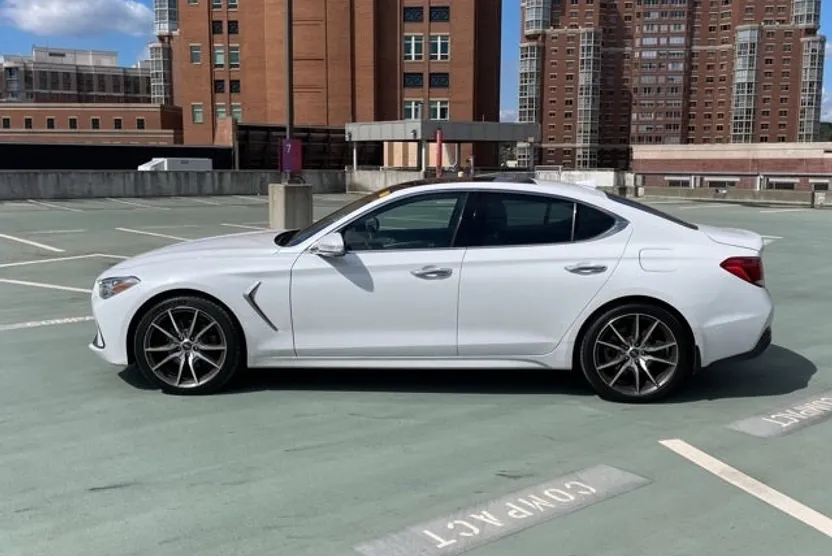 2019 Genesis G70 2.0T Advanced photo 1