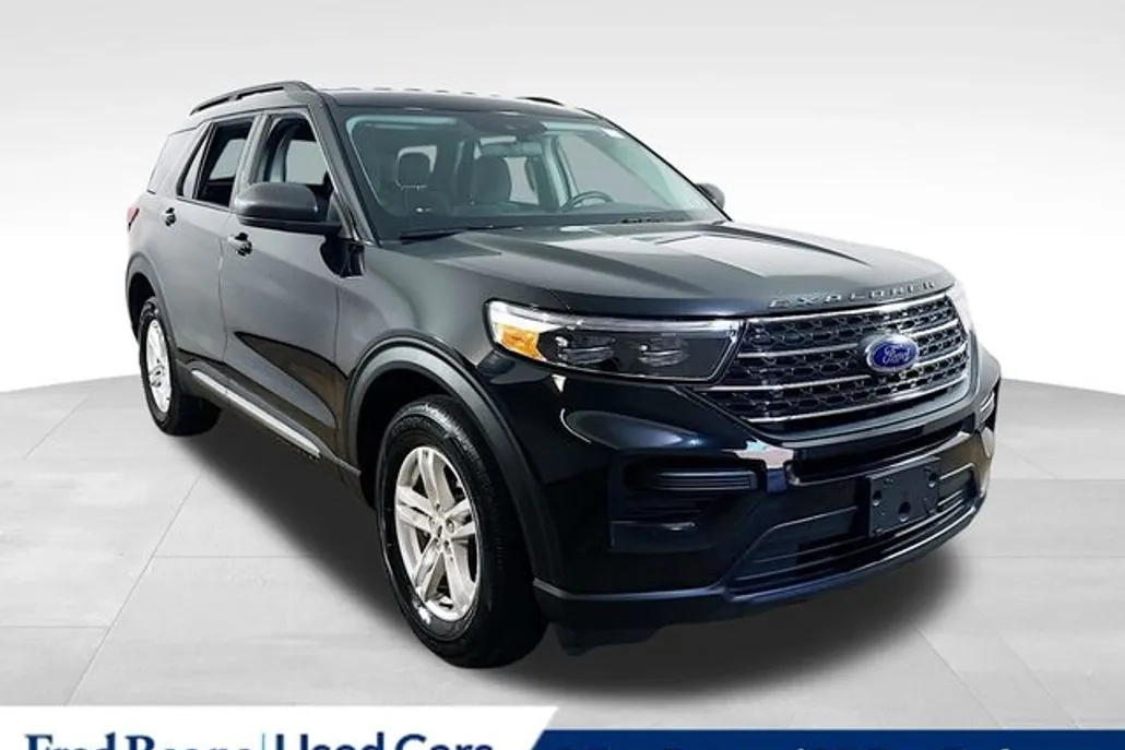 2022 Ford Explorer XLT photo 1