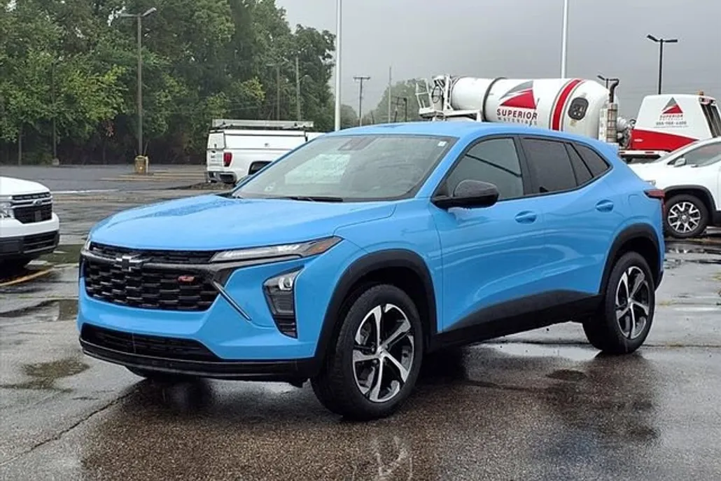 2024 Chevrolet Trax photo 1