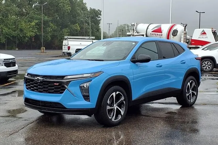2024 Chevrolet Trax photo 1
