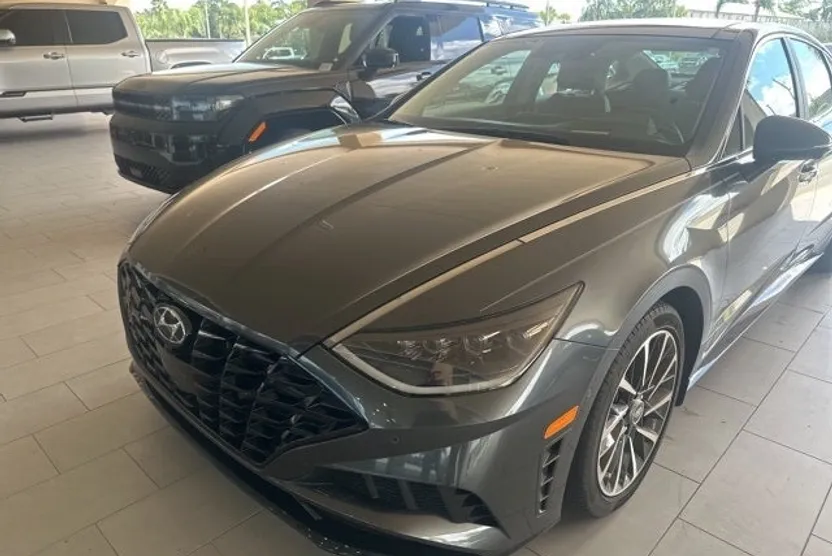 2022 Hyundai Sonata Limited photo 1