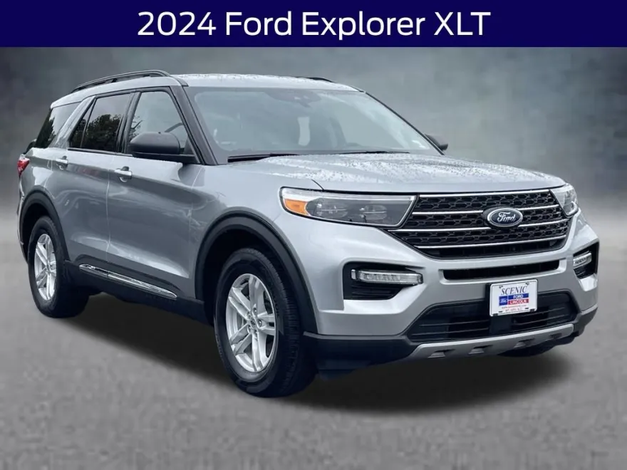 2024 Ford Explorer XLT photo 1